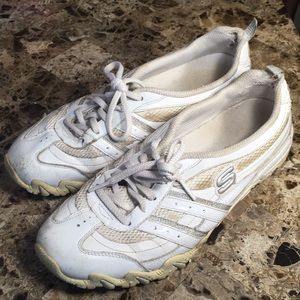 Women’s Skechers sneakers shoes white size 9